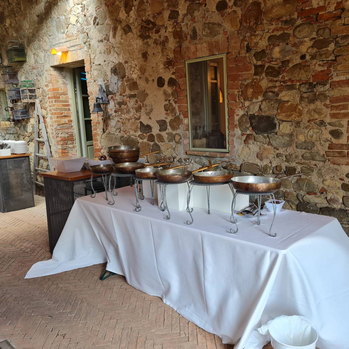 Angolo delle padelle a vista - Apollinare Catering