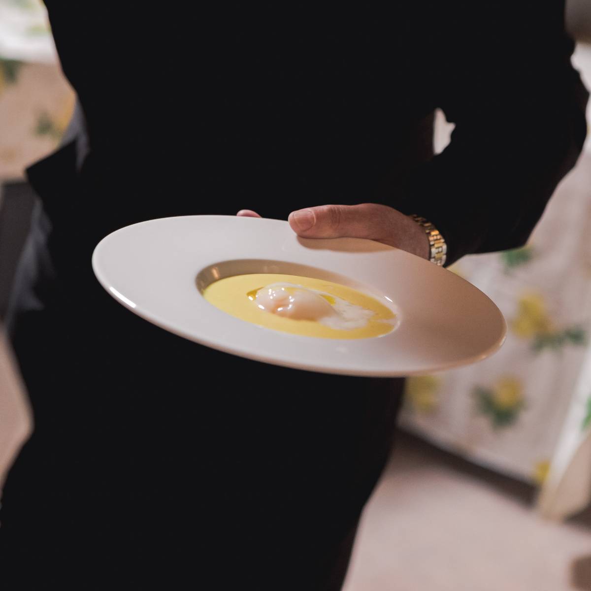 Crema di patate con uovo affogato e tartufo nero - Apollinare Catering